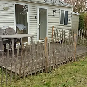 Vakantiehuis Luxueuze Stacaravan 4pers Met Terras En Tuintje